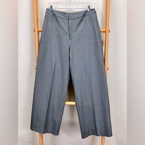 T TAHARI Women’s Gray flat front lined wide leg pants size 8.